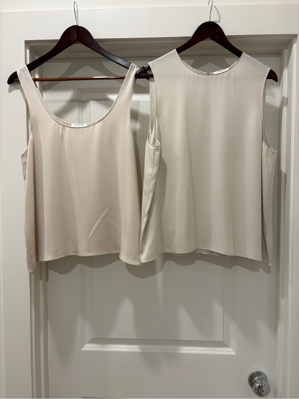 Aritzia Babaton Silk Tank Cami Sz L Scoop and Crew Neck Color Matte Pearl